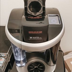 Keurig Coffee Maker+tray+coffee pods